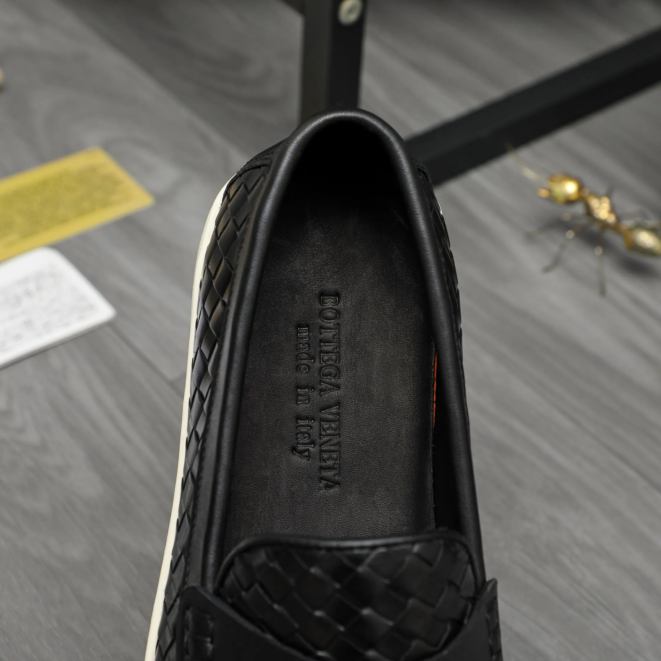 Men's shoes 💰500 Product trademark: BV "Bottega Veneta" woven slip-on casual men's shoes Regular size: 38-45 (custom-made 45 non-returnable) Product materials: Selected woven cowhide upper, cowhide lining, rubber outsole